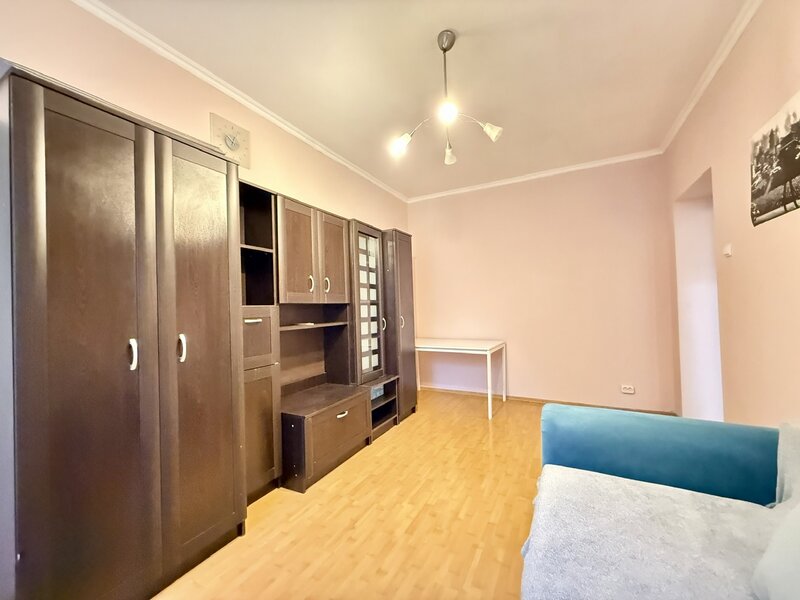 Floreasca, Mihail Glinka, garsoniera mobilata, centrala proprie,