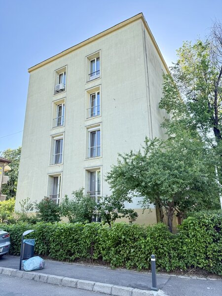 Floreasca, Mihail Glinka, garsoniera mobilata, centrala proprie,