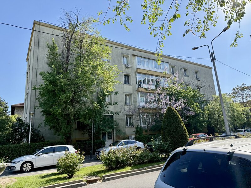 Floreasca, Mihail Glinka, garsoniera mobilata, centrala proprie,